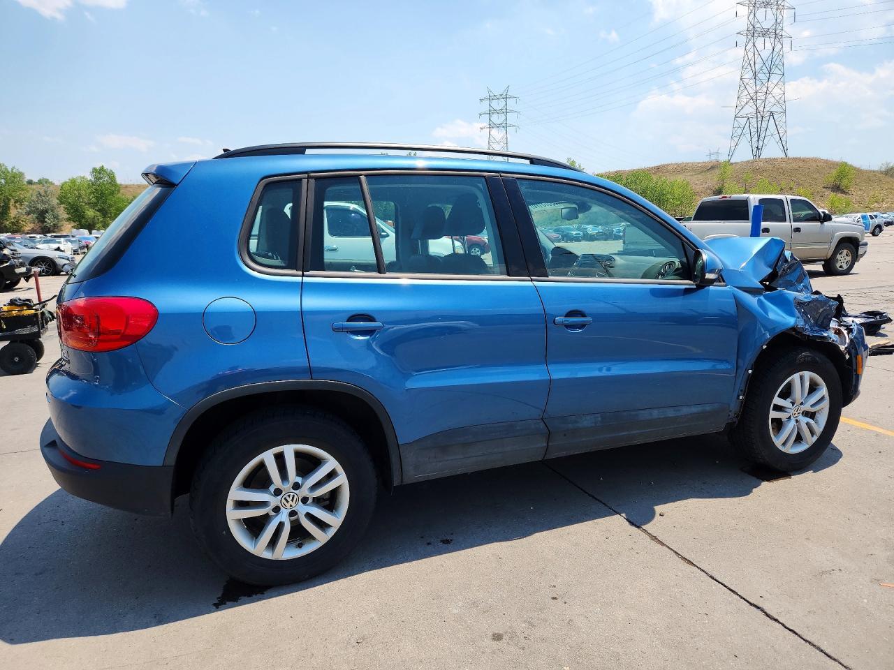 2017 Volkswagen Tiguan S - Фото 3