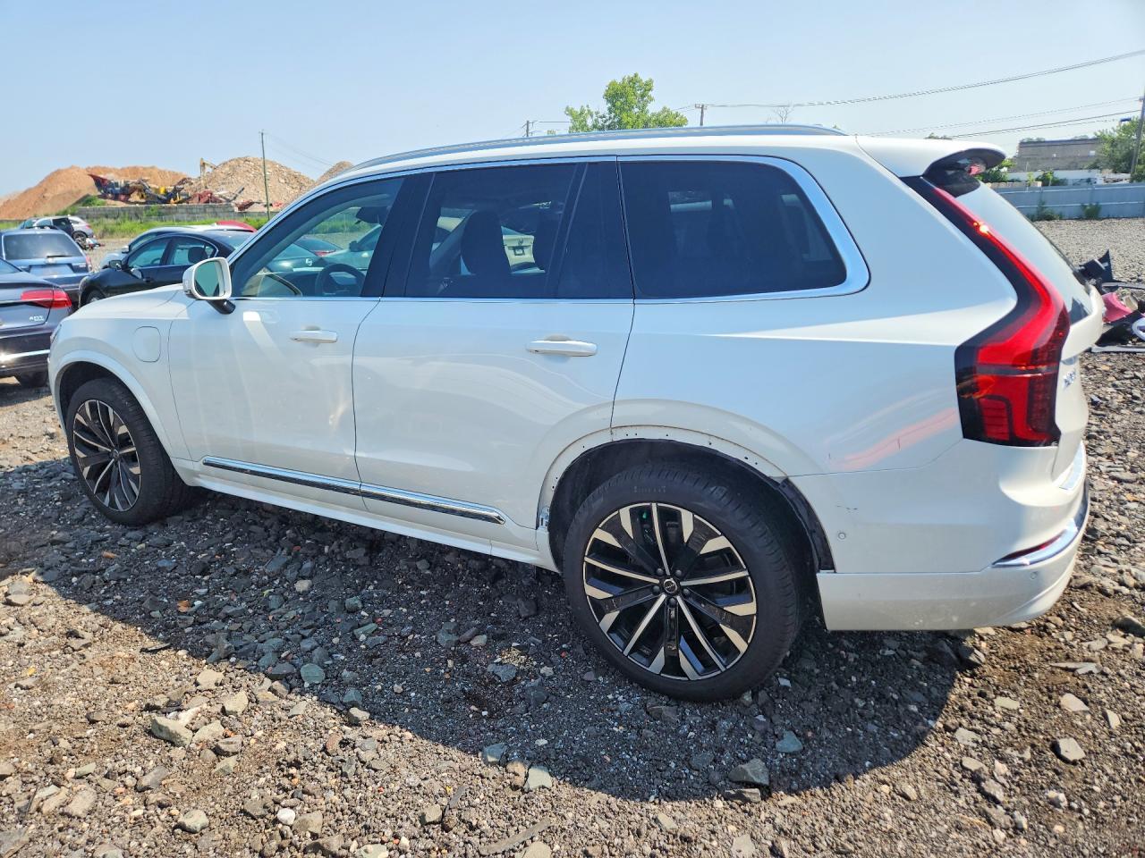 2025 Volvo Xc90 Plus - Image 2