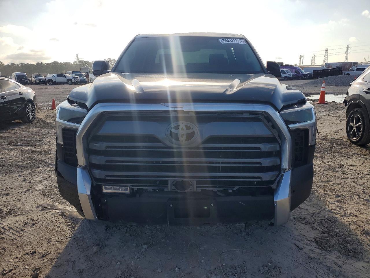 2024 Toyota Tundra Crewmax Limited - Фото 5