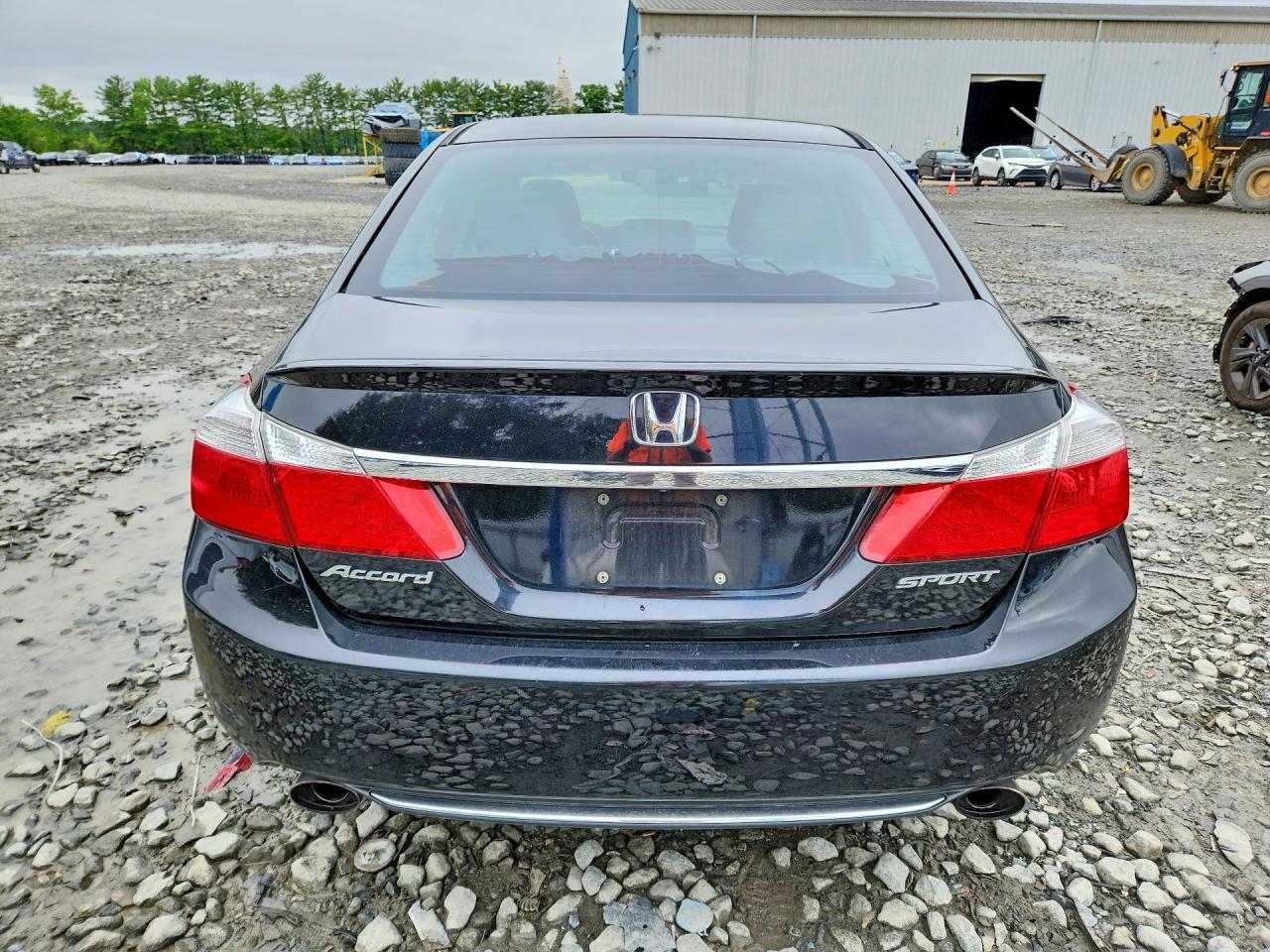 2015 Honda Accord Sport - Image 6