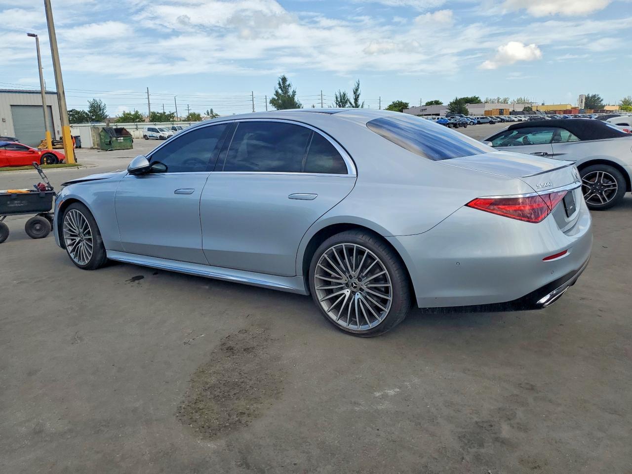 2022 Mercedes-Benz S 500 4Matic - Image 2
