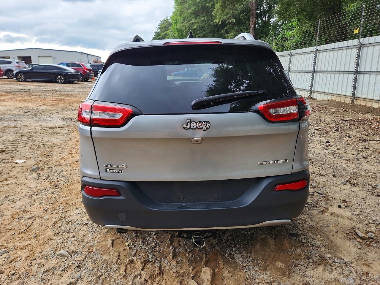 2016 Jeep Cherokee Limited - Image 6