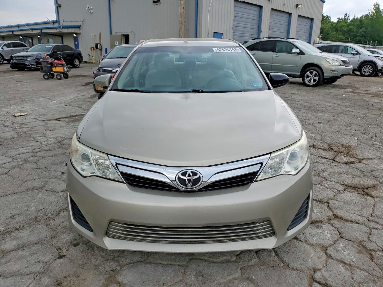 2013 Toyota Camry Le - Фото 5