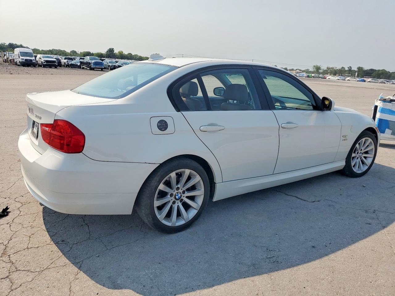 2011 BMW 328 Xi - Фото 3