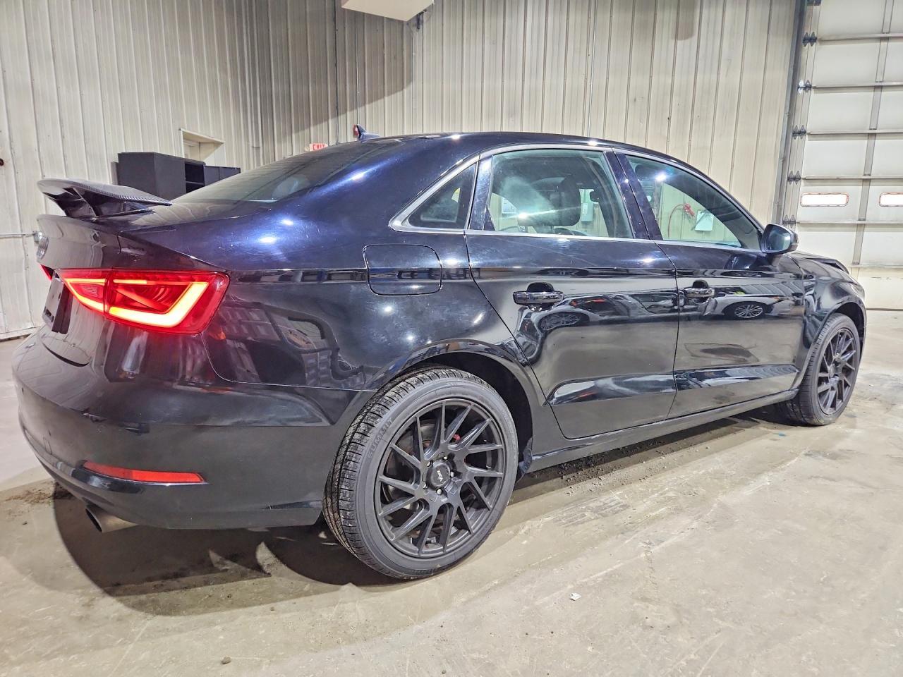 2016 Audi A3 Premium - Фото 3
