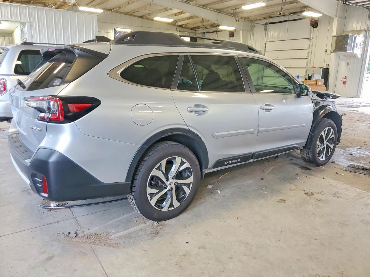 2022 Subaru Outback Limited - Image 3