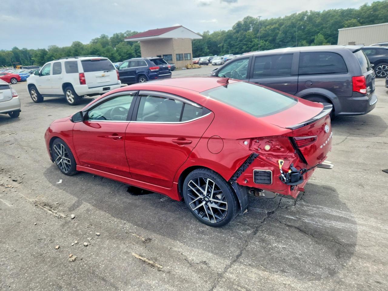 2020 Hyundai Elantra Sport - Фото 2