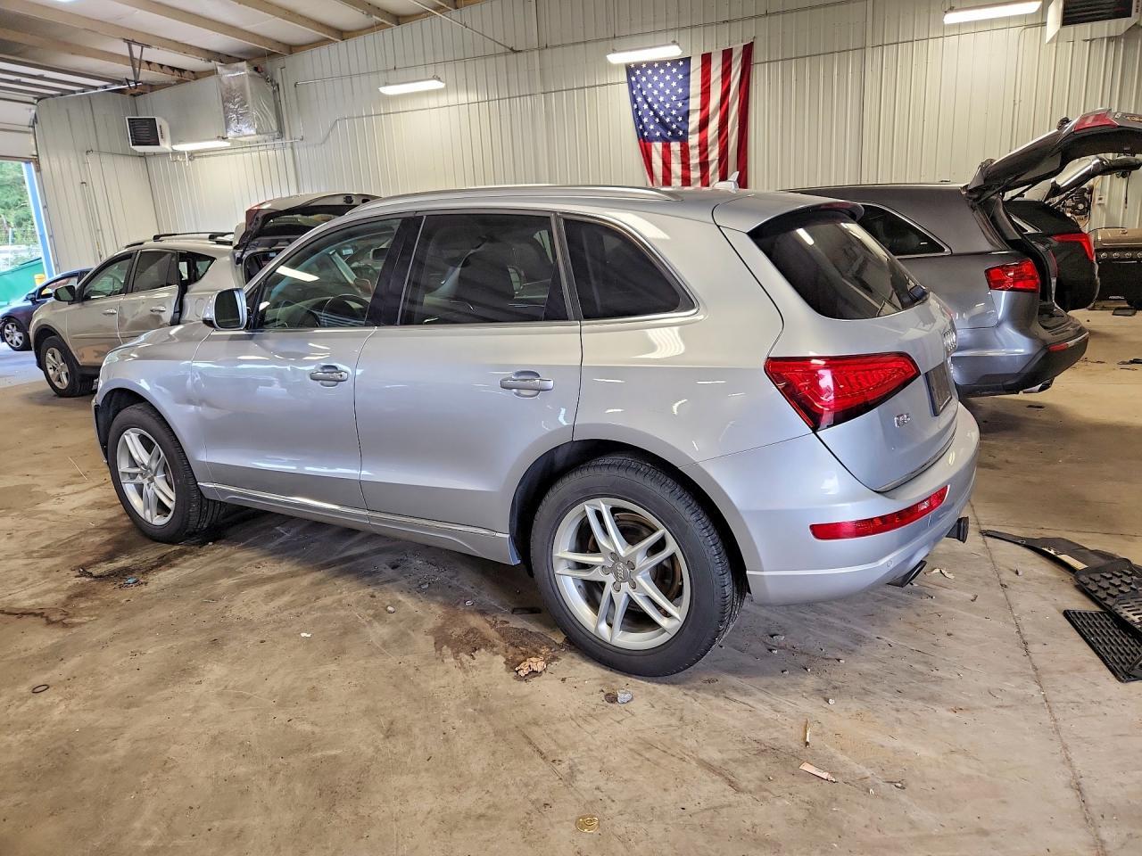 2017 Audi Q5 Premium Plus - Image 2