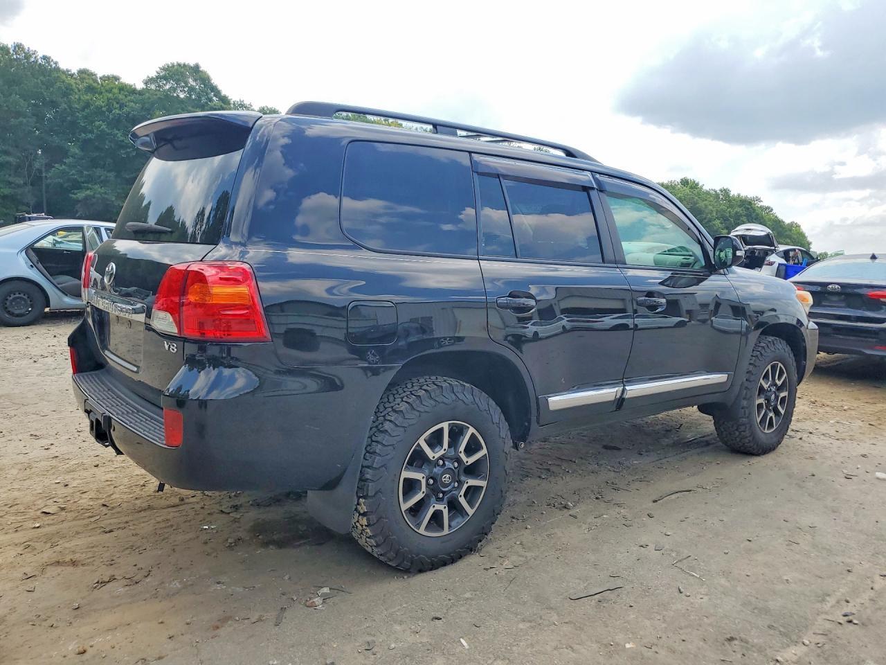 2013 Toyota Land Cruiser Base - Фото 3