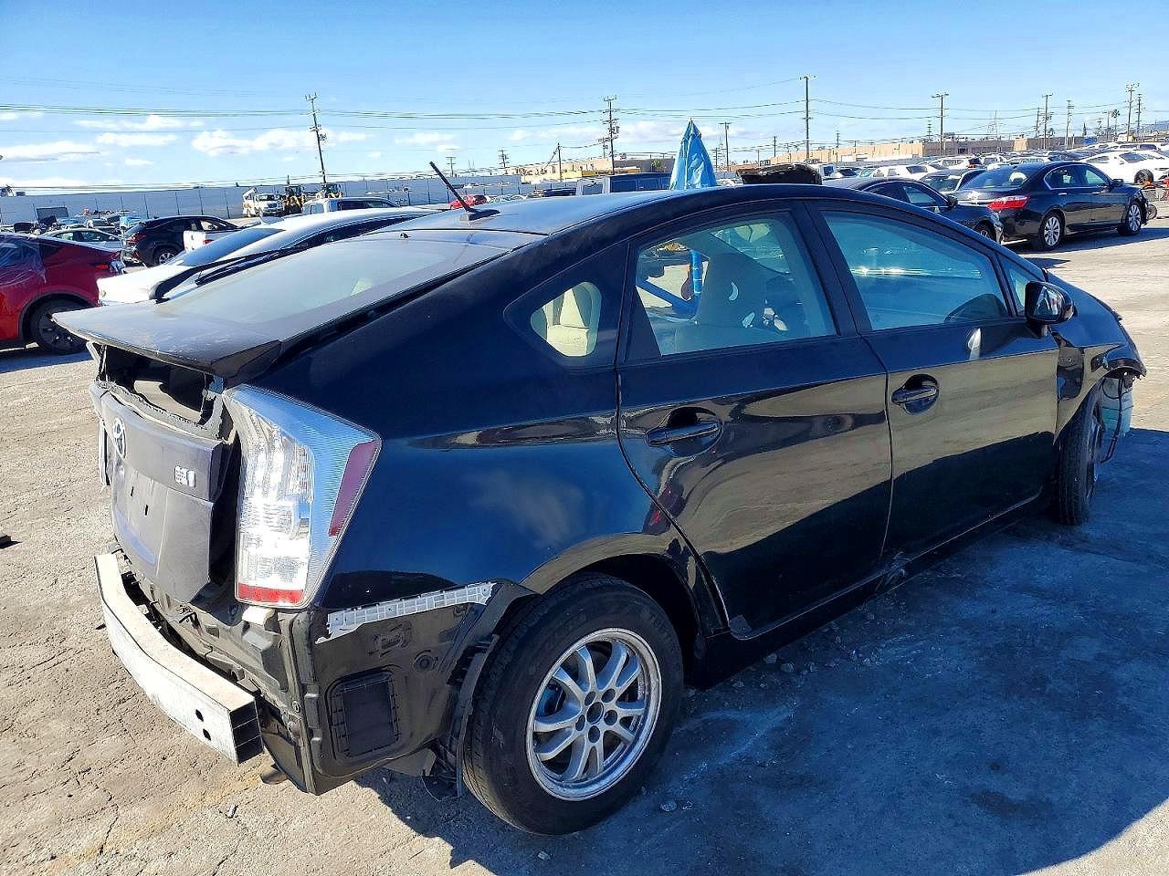 2011 Toyota Prius Three - Image 3