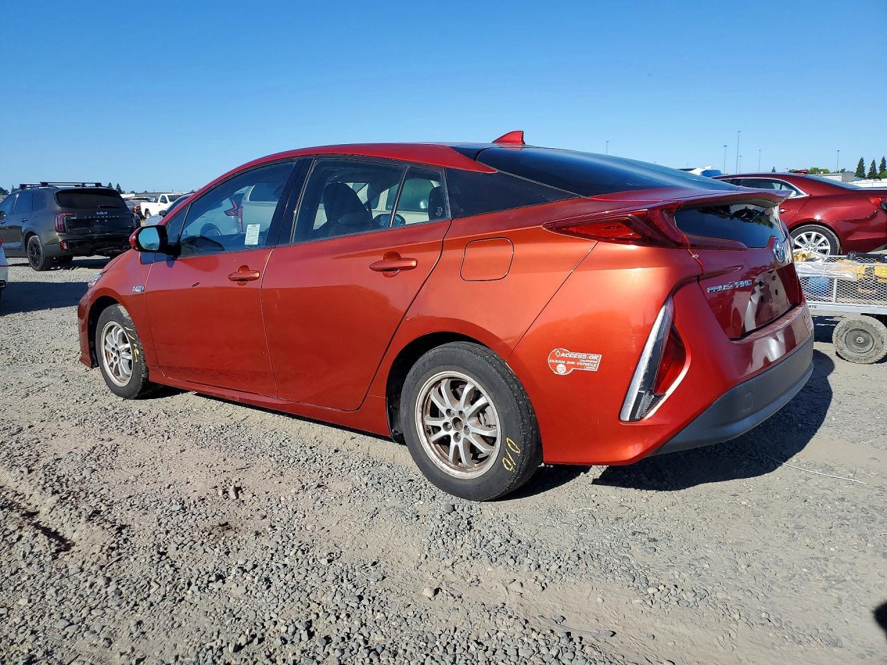 2017 Toyota Prius Prime Premium - Image 2