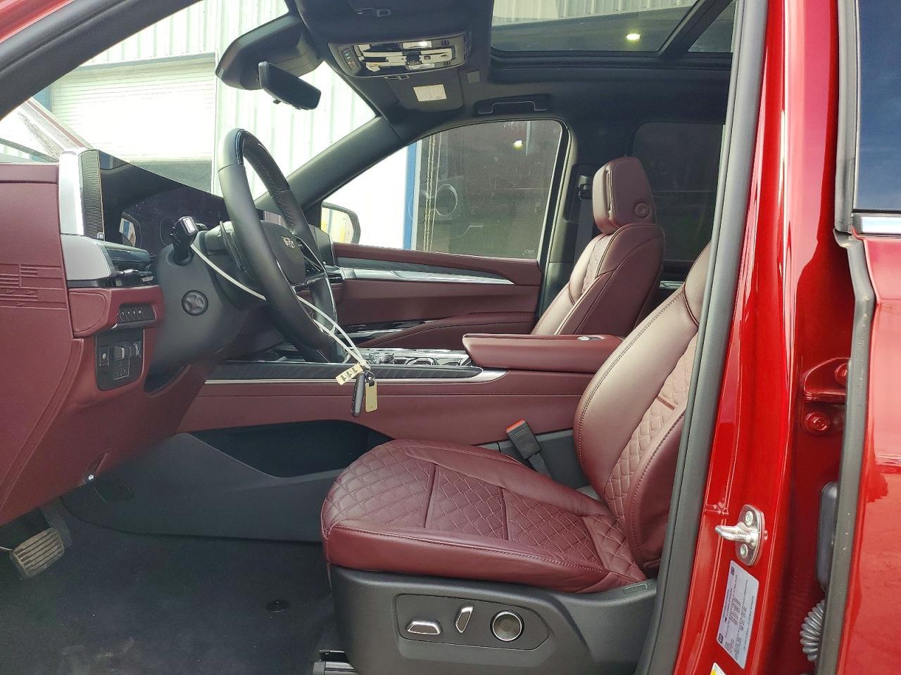 2026 Cadillac Escalade Luxury - Фото 7