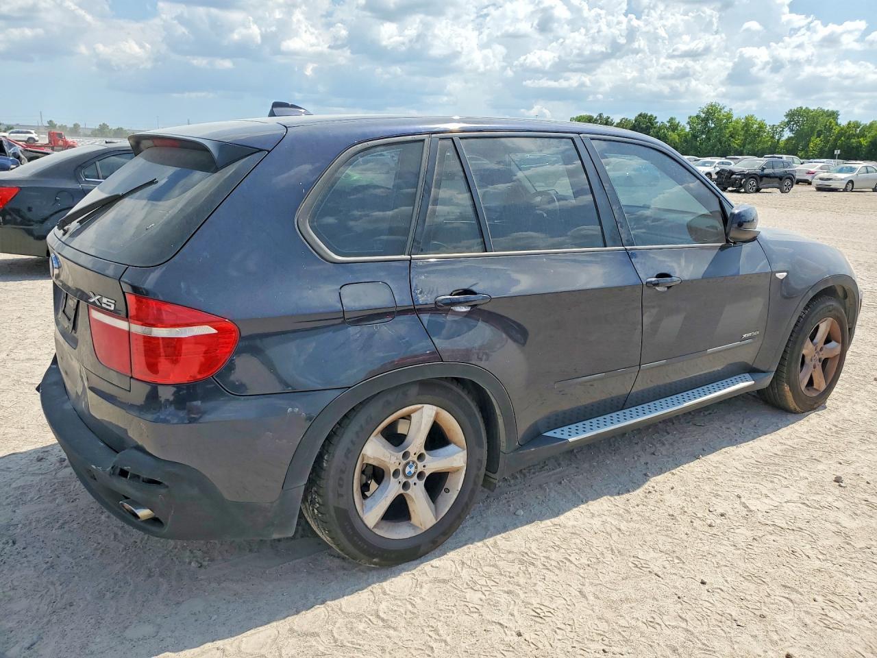 2010 BMW X5 xDrive30I - Фото 3