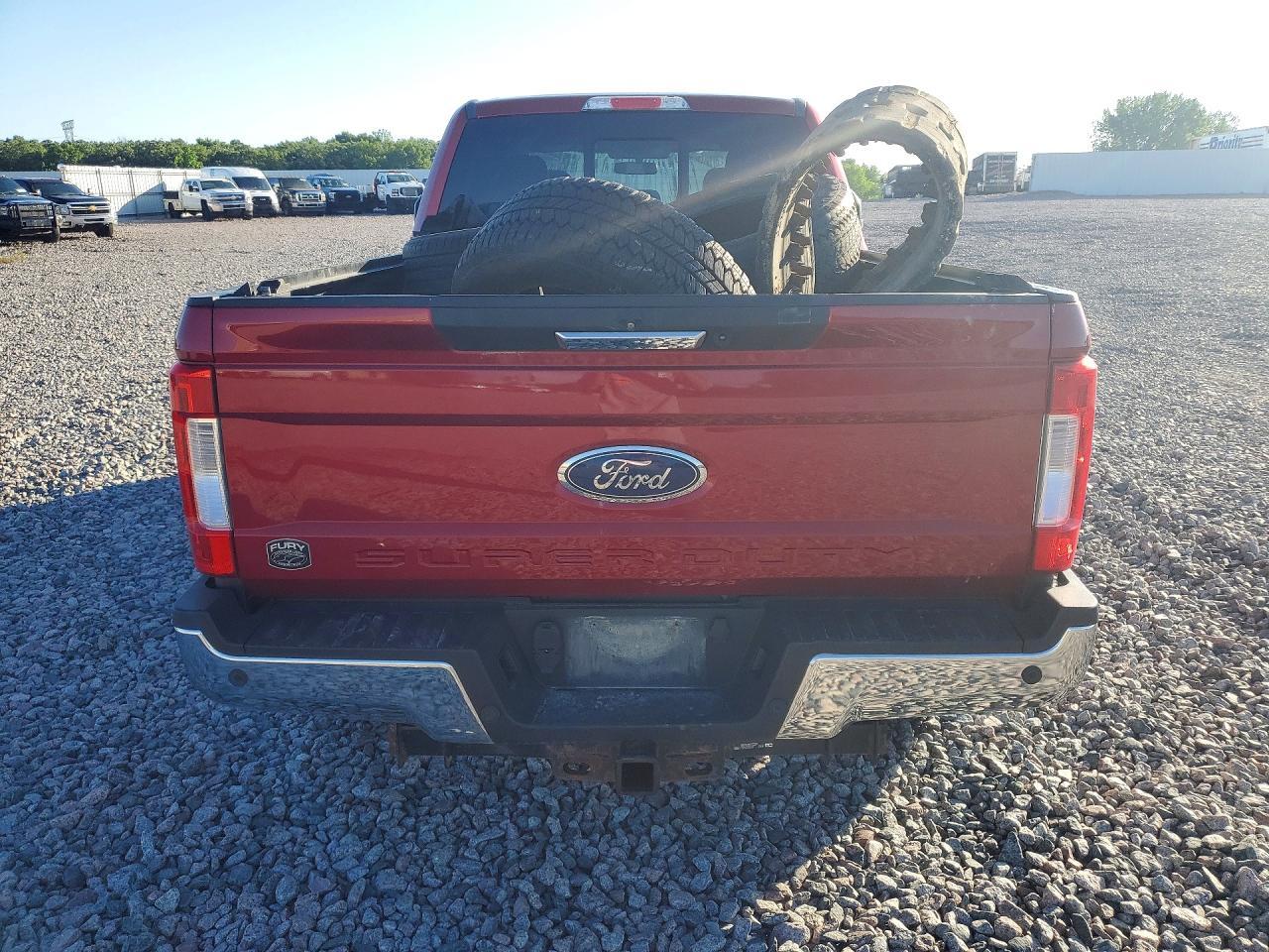 2018 Ford F350 Super Duty - Фото 6