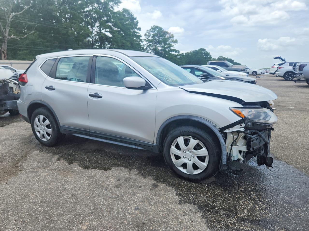 2018 Nissan Rogue - Image 4