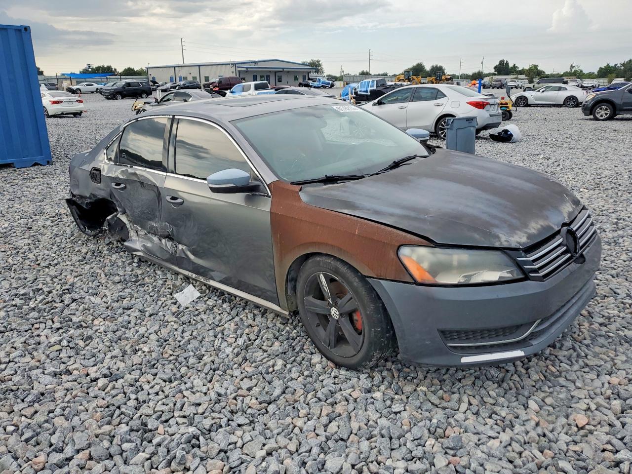 2012 Volkswagen Passat Se - Image 4
