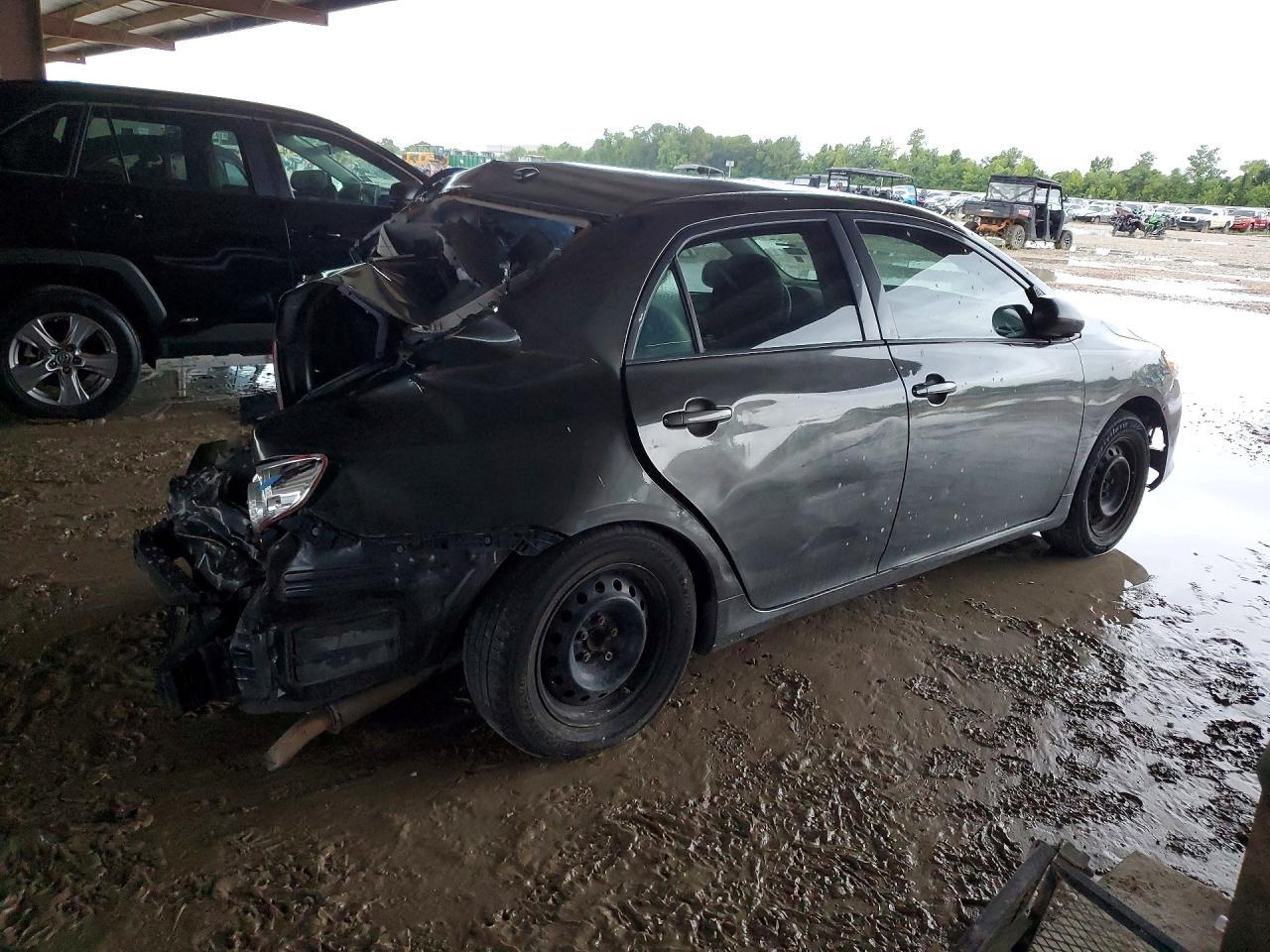 2010 Toyota Corolla Le - Фото 3