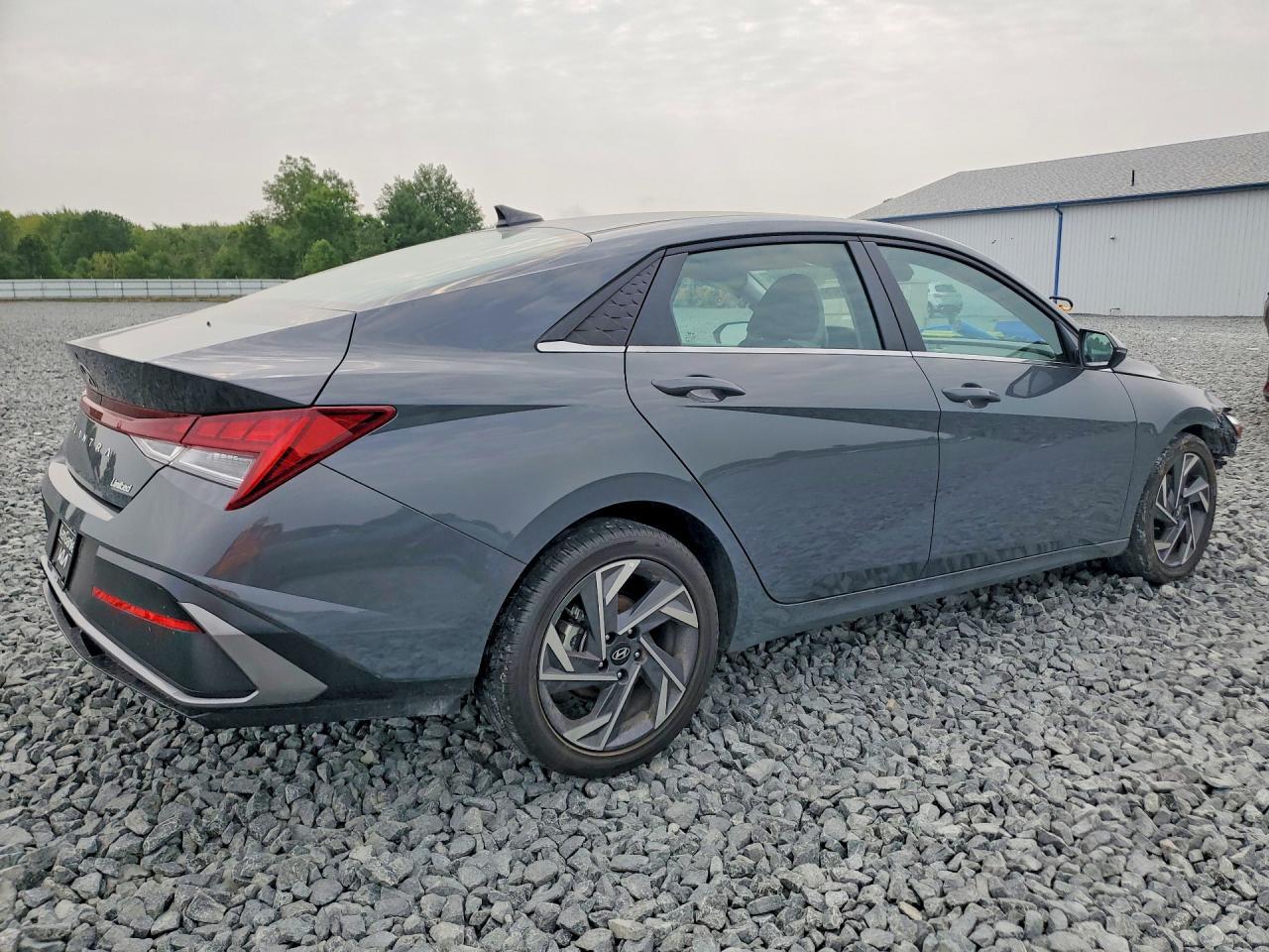2025 Hyundai Elantra Limited - Image 3