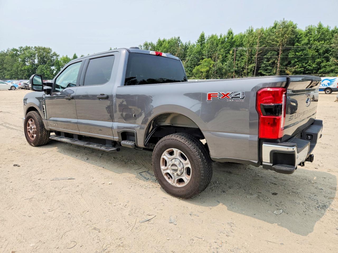 2026 Ford F250 Super Duty - Фото 2