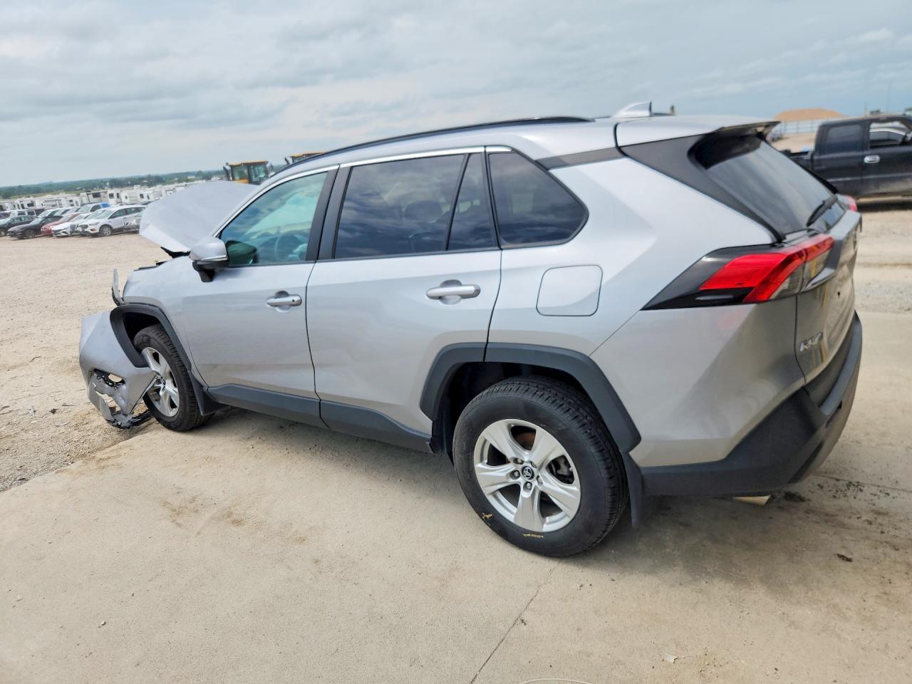 2019 Toyota Rav4 Xle - Image 2