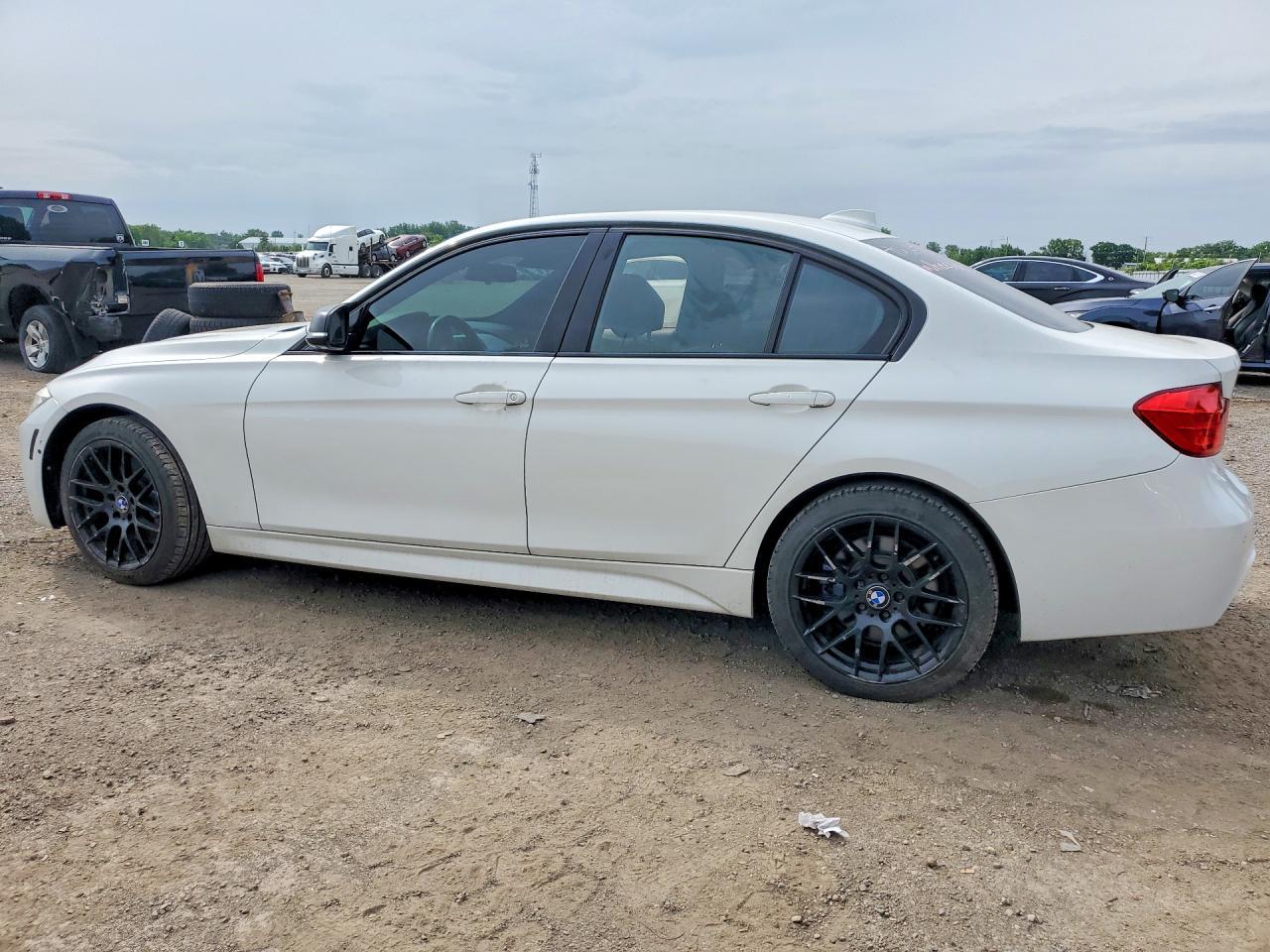 2015 BMW 335 Xi - Image 2