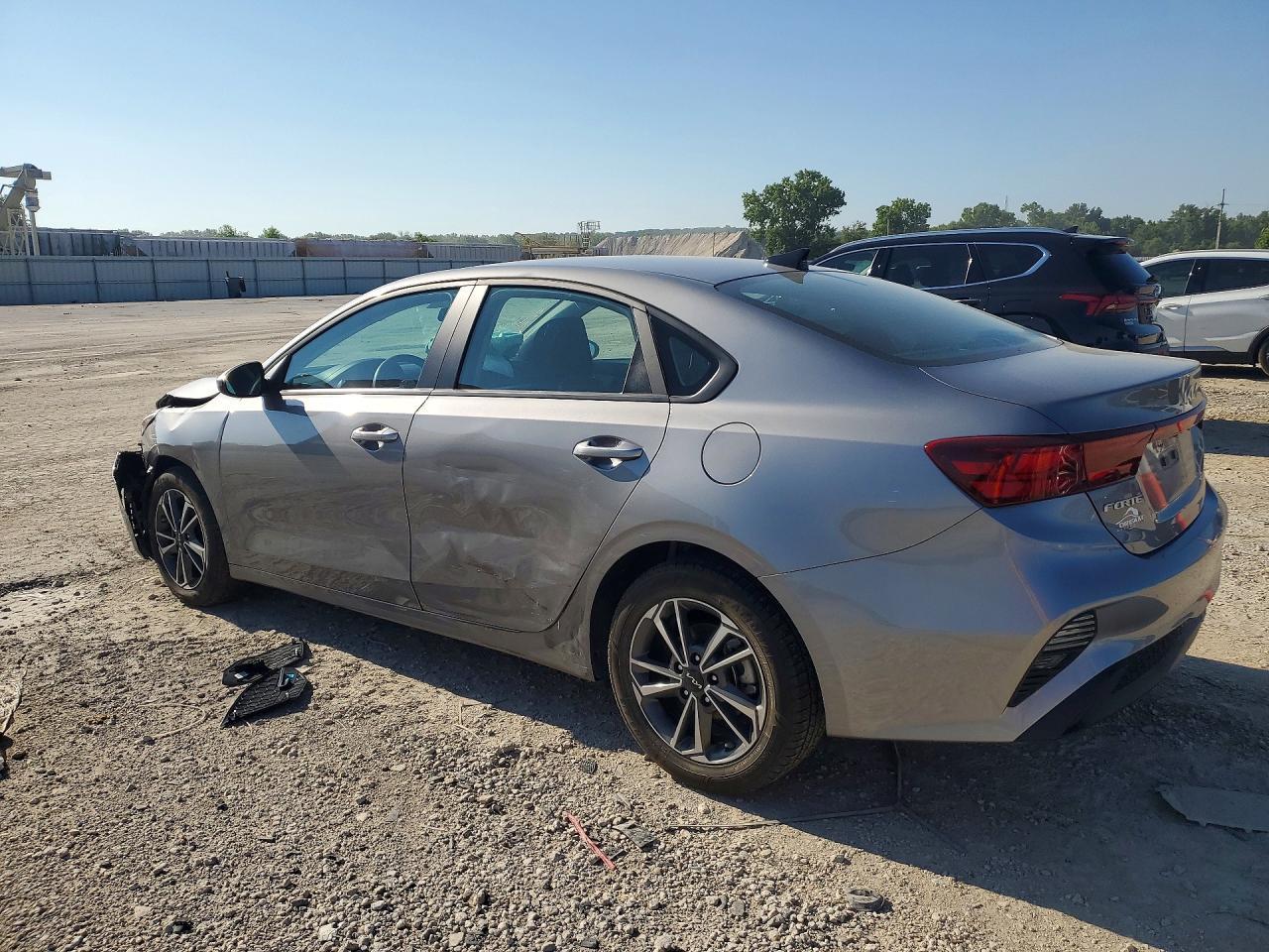 2024 Kia Forte Lxs - Image 2