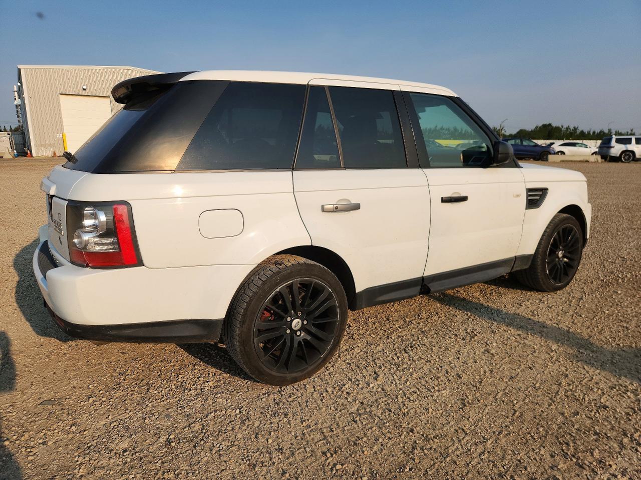 2011 Land Rover Range Rover Sport Lux - Image 3