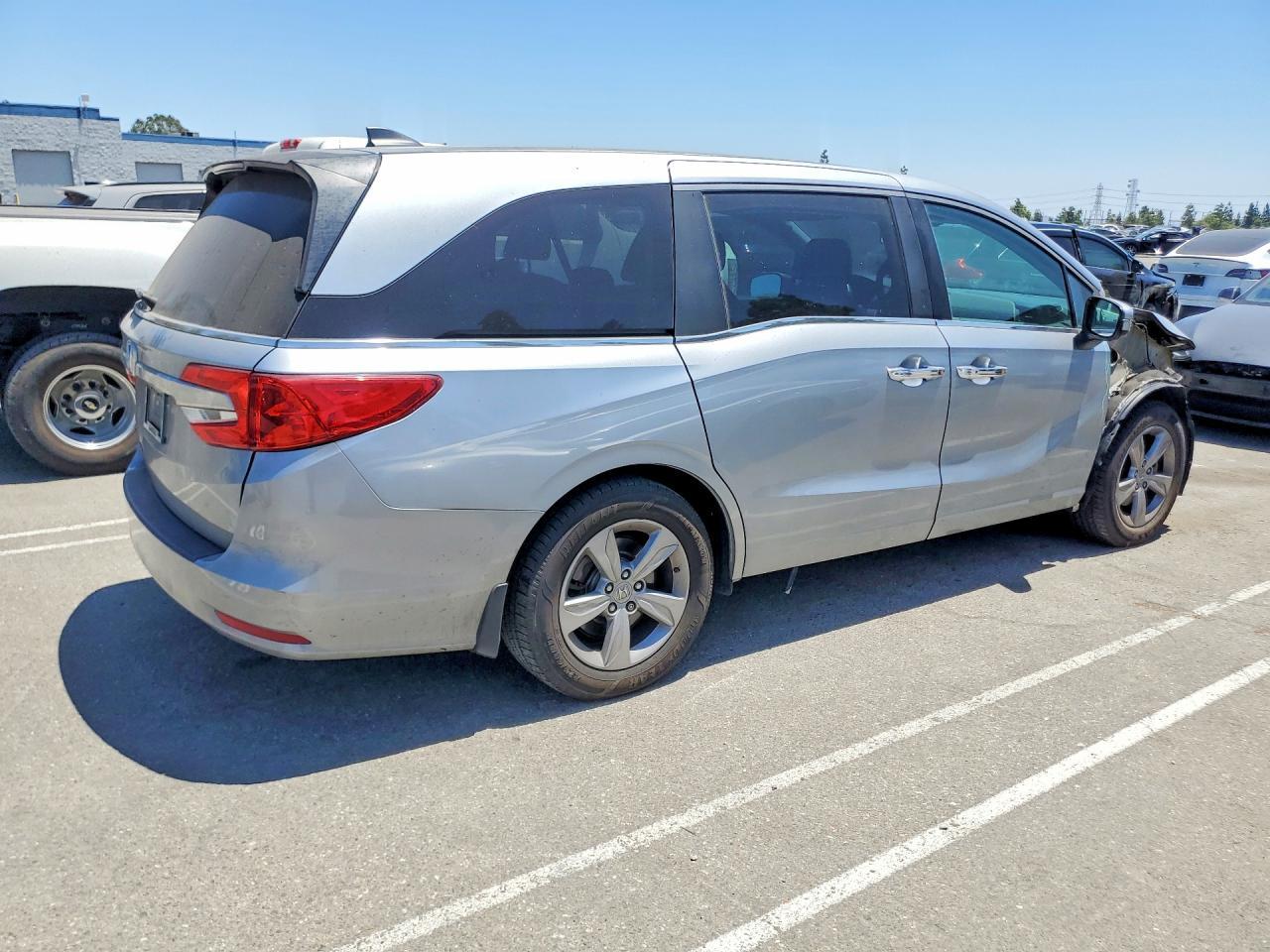 2019 Honda Odyssey Ex - Image 3