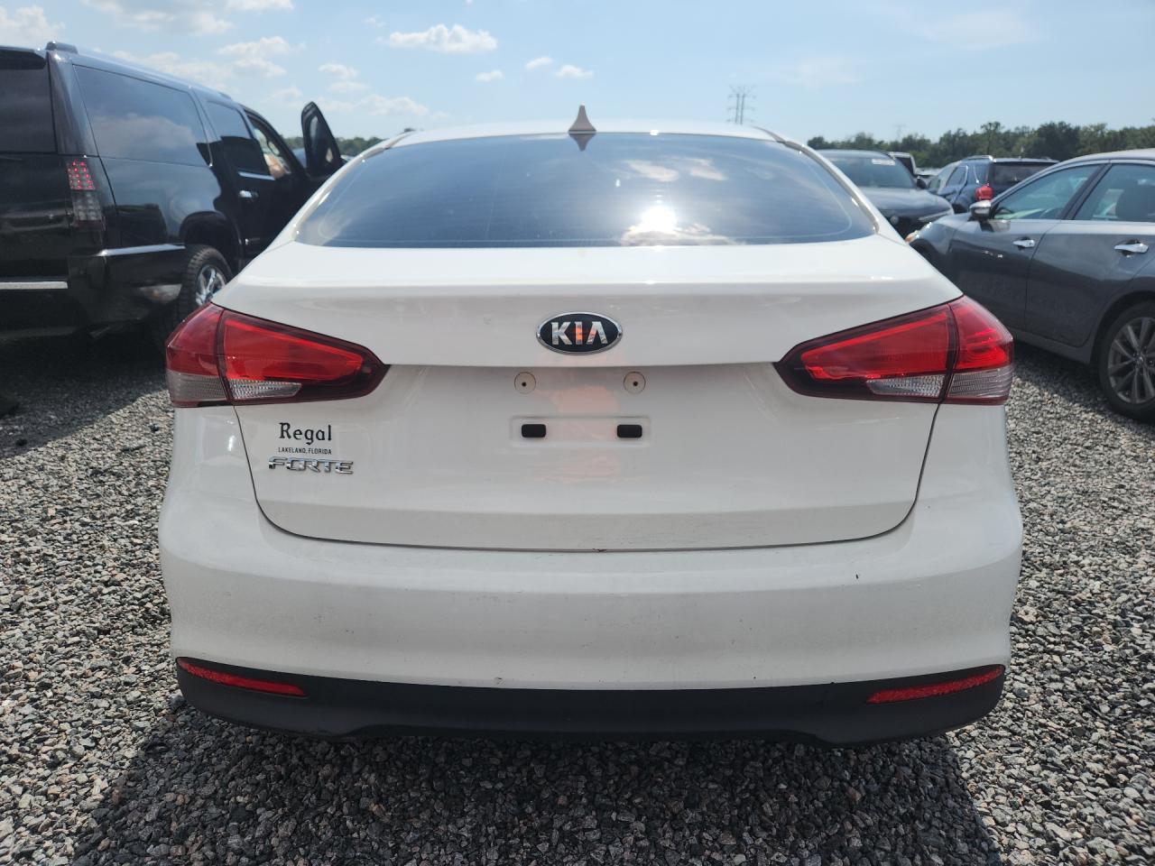 2017 Kia Forte Lx - Image 6