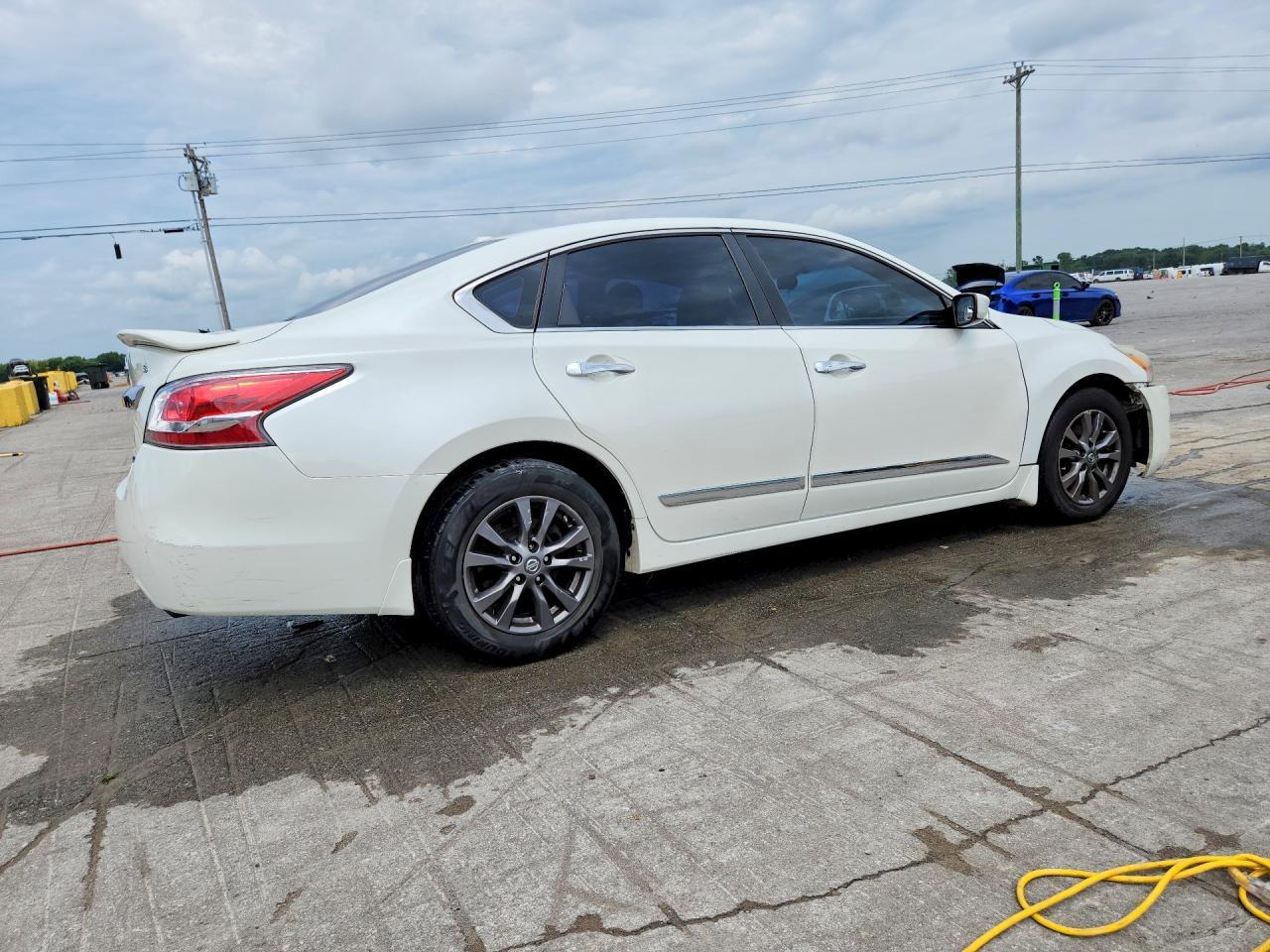 2015 Nissan Altima 2.5 S - Фото 3