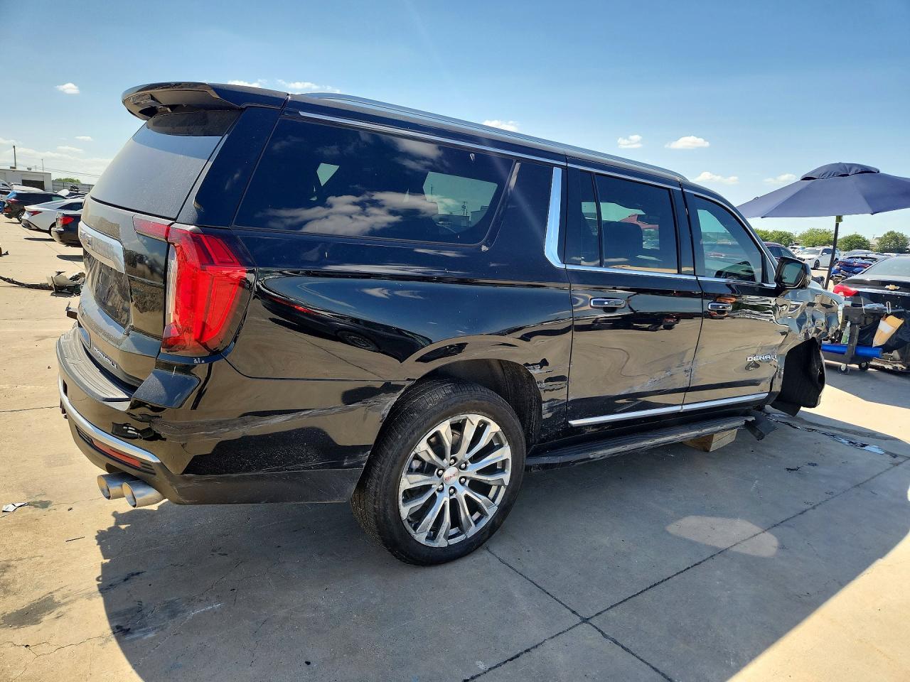 2024 GMC Yukon Xl Denali - Image 3