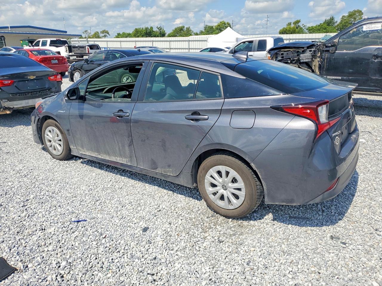 2022 Toyota Prius L Eco - Image 2