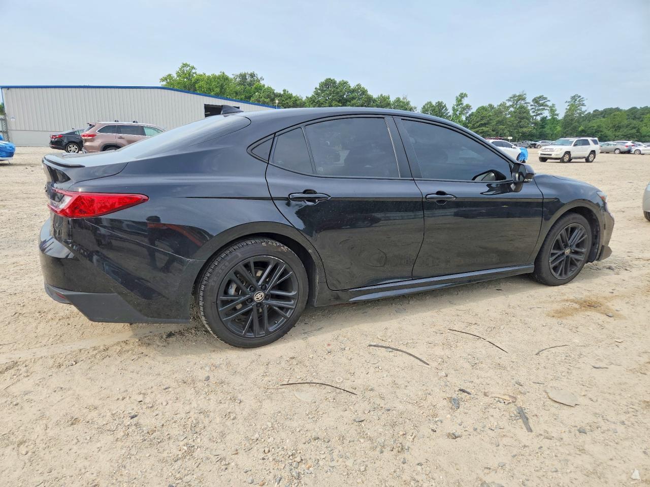 2025 Toyota Camry Se - Фото 3