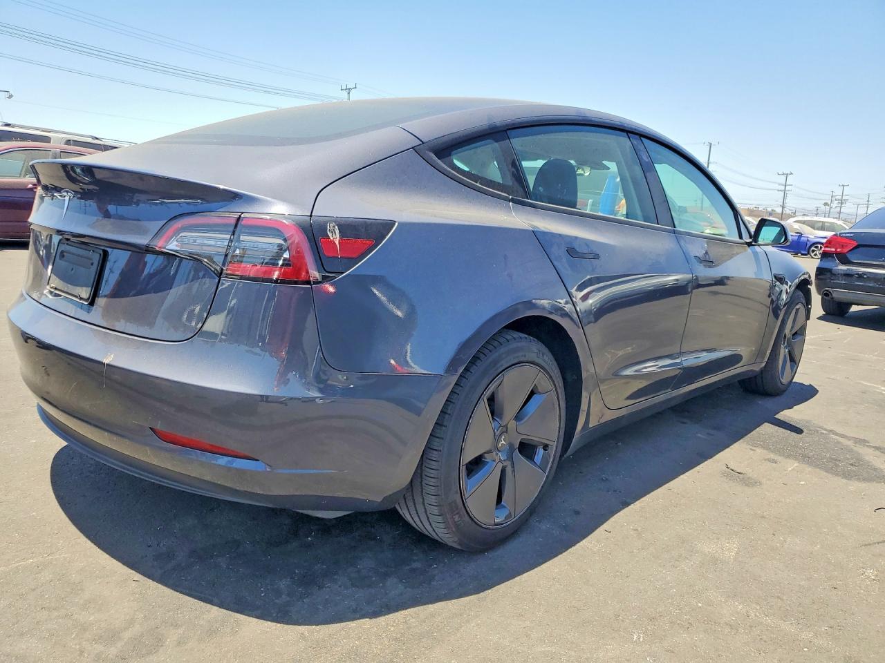 2023 Tesla Model 3 - Фото 3