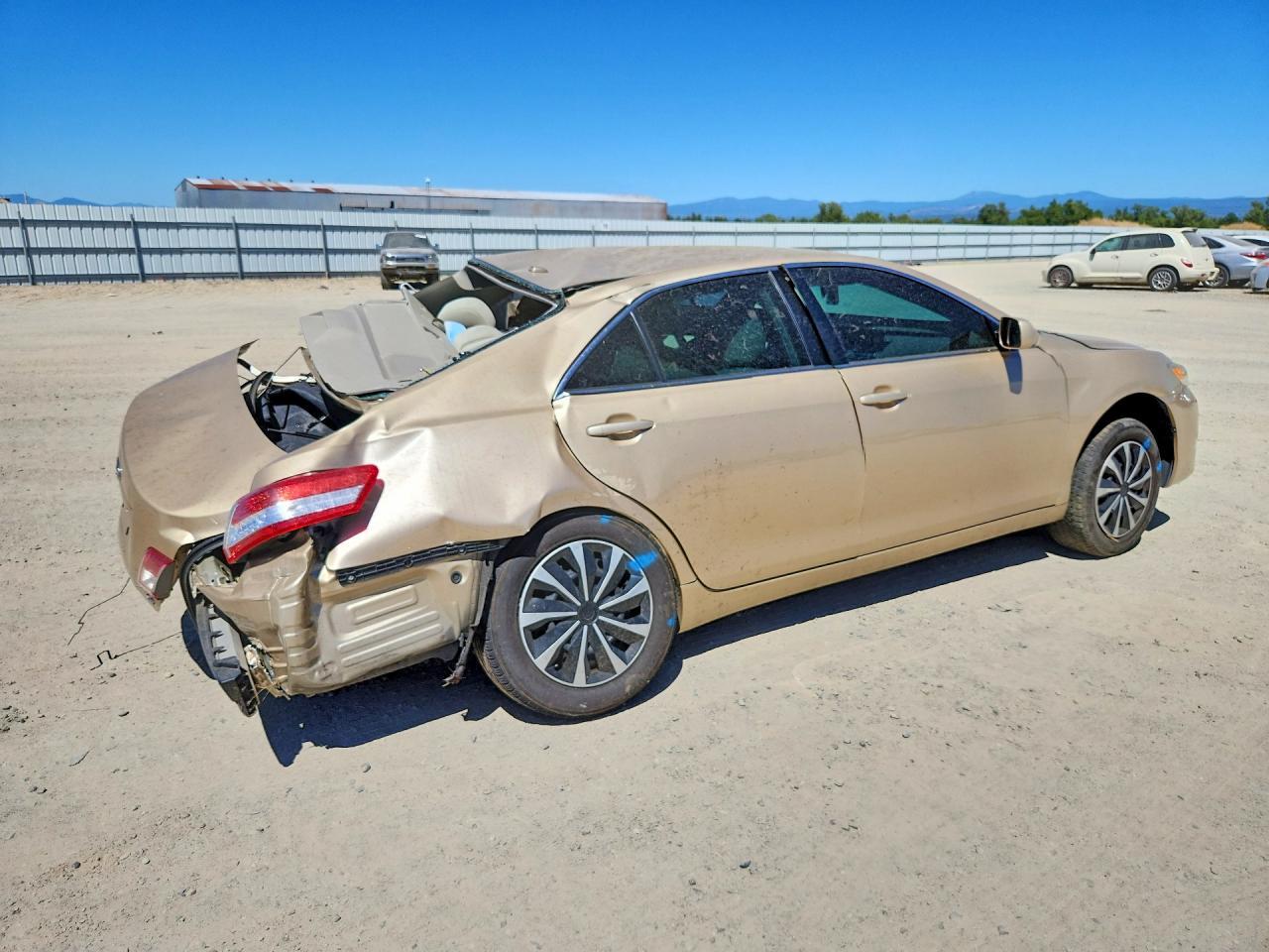 2011 Toyota Camry Le - Фото 3