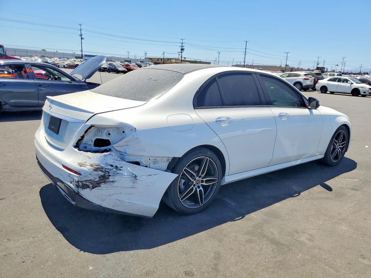 2020 Mercedes-Benz E 350 - Фото 3