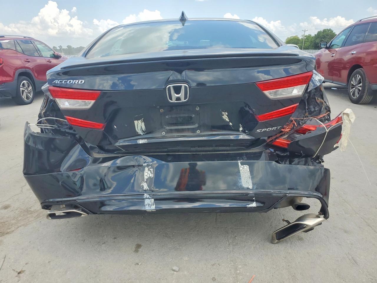 2022 Honda Accord Sport - Image 6