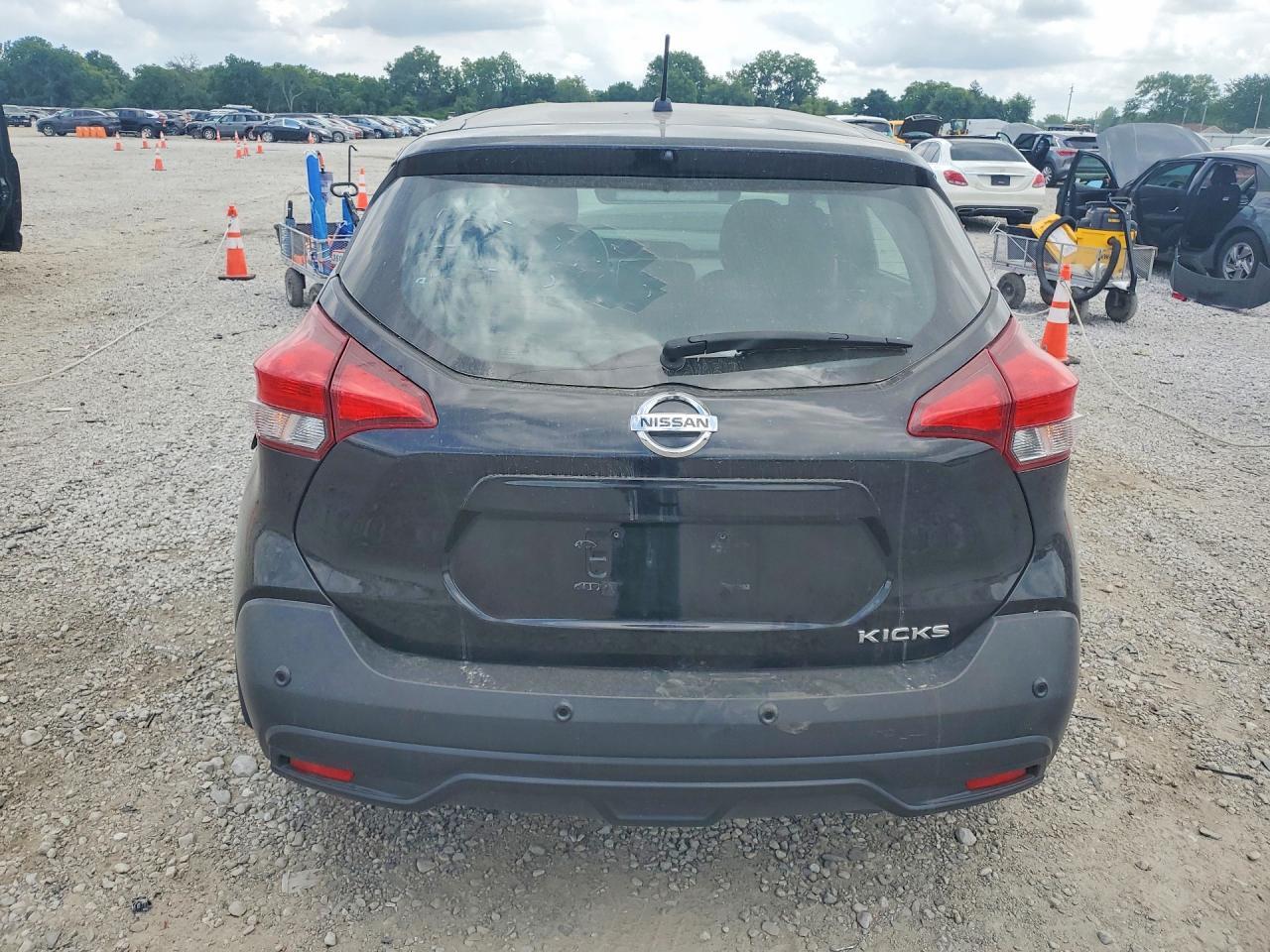 2020 Nissan Kicks S - Image 6