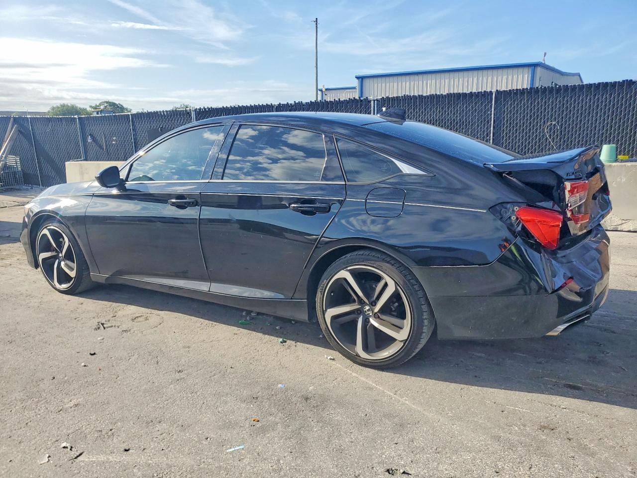 2019 Honda Accord Sport - Фото 2