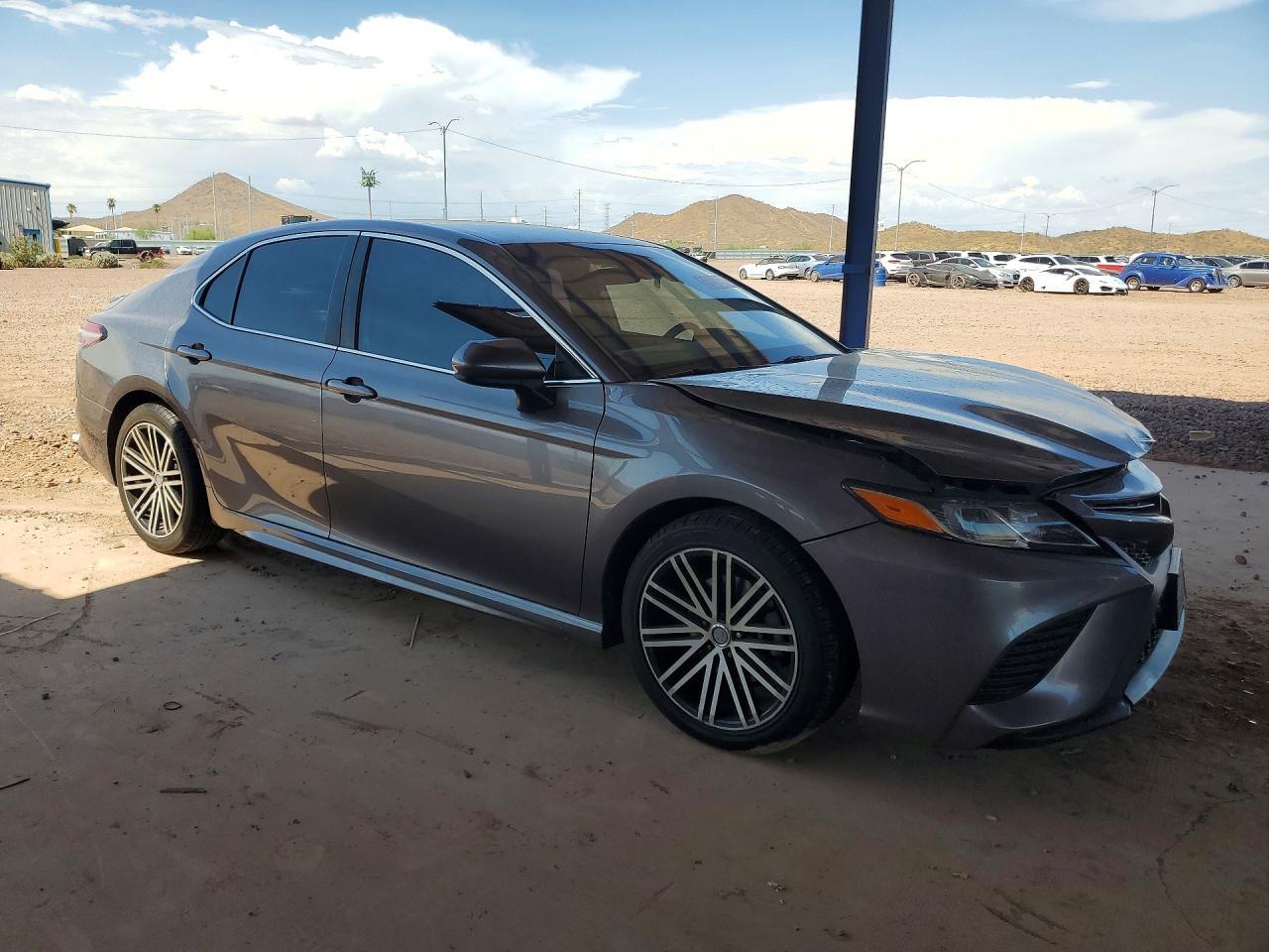 2018 Toyota Camry Se - Image 4