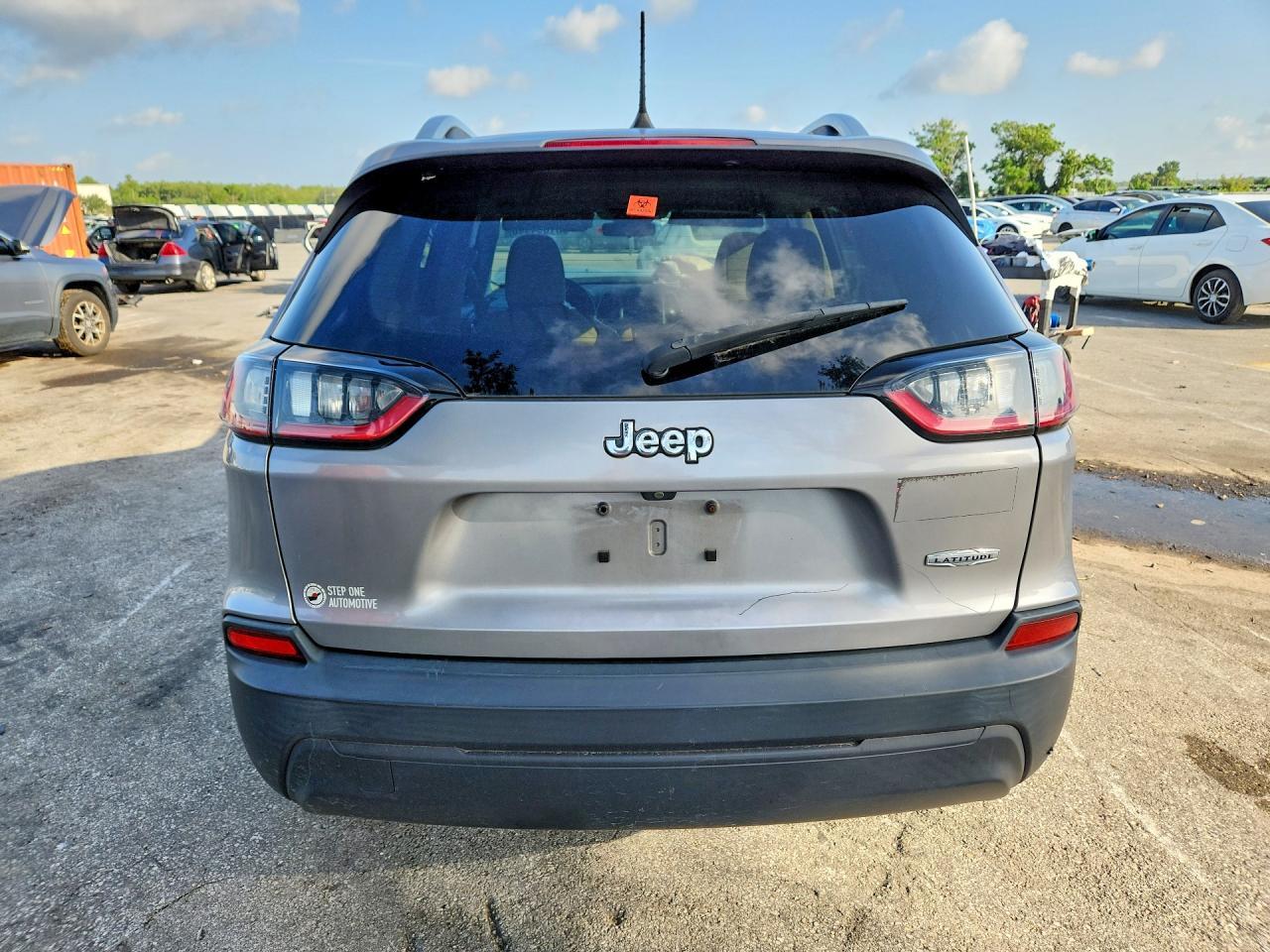 2020 Jeep Cherokee Latitude - Image 6