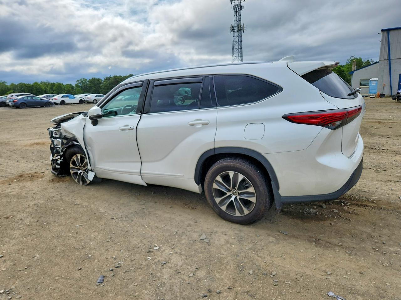 2021 Toyota Highlander Xle - Фото 2