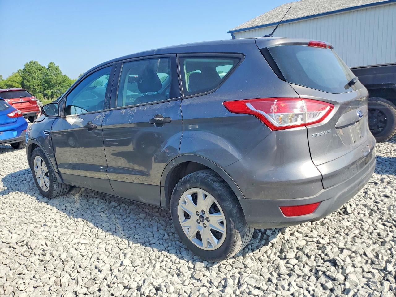 2014 Ford Escape S - Фото 2