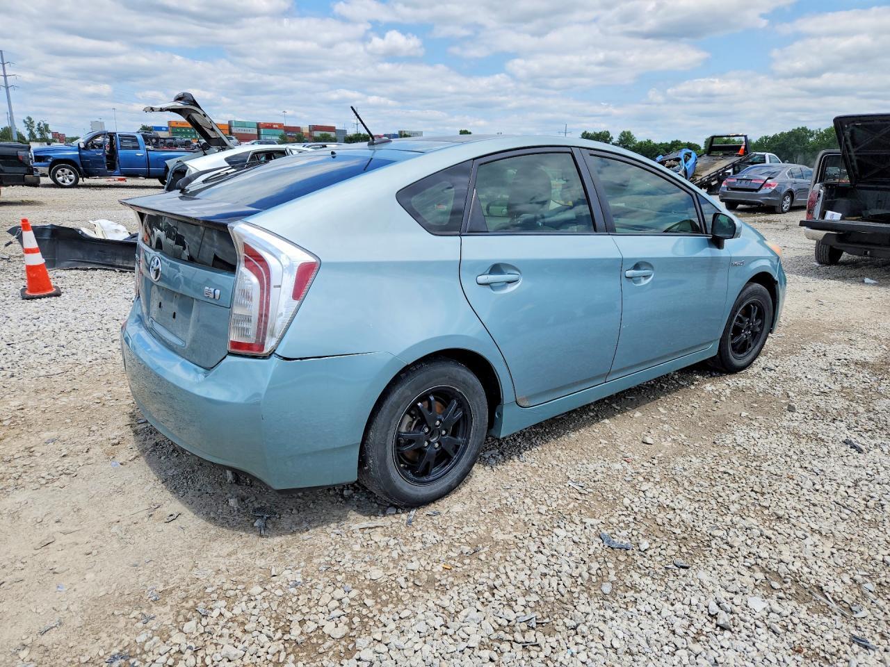 2013 Toyota Prius Three - Image 3