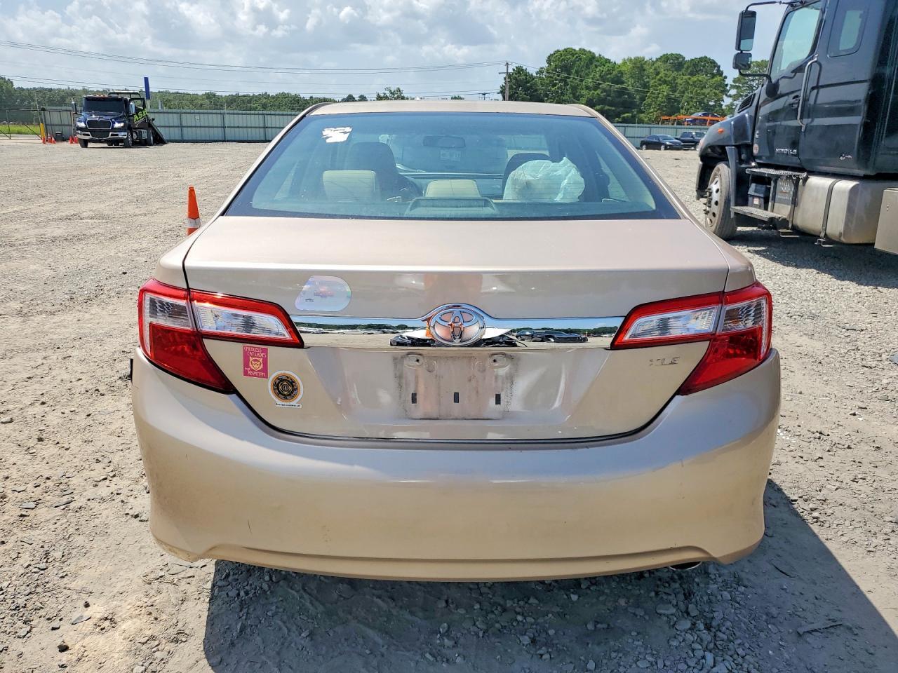 2012 Toyota Camry Xle - Image 6