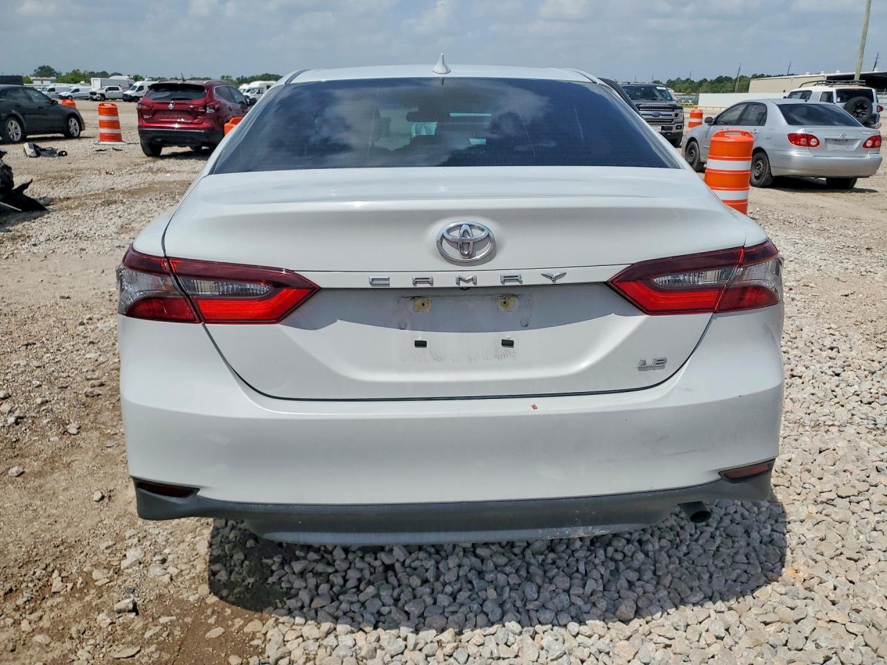 2023 Toyota Camry Le - Фото 6