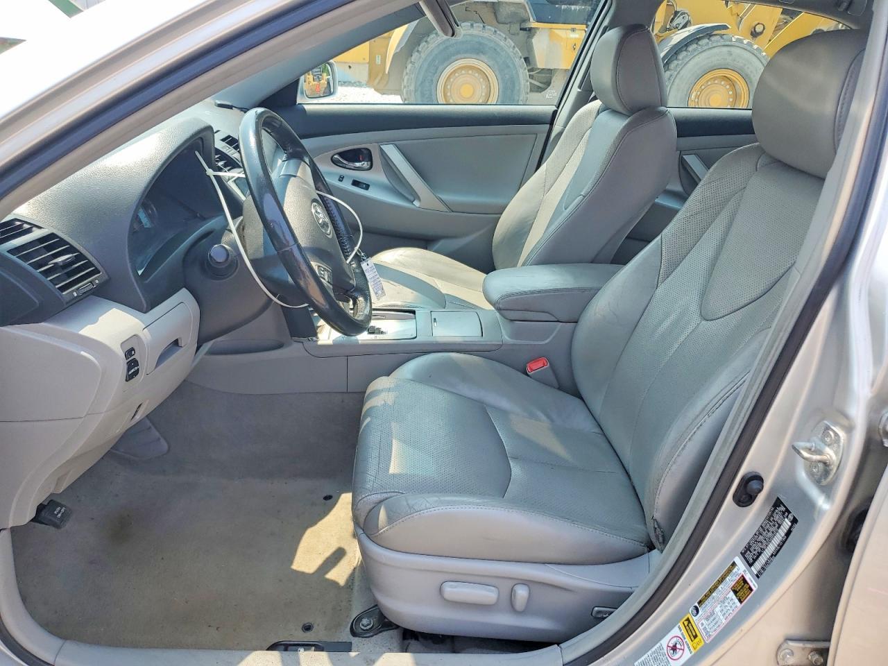2010 Toyota Camry - Image 7
