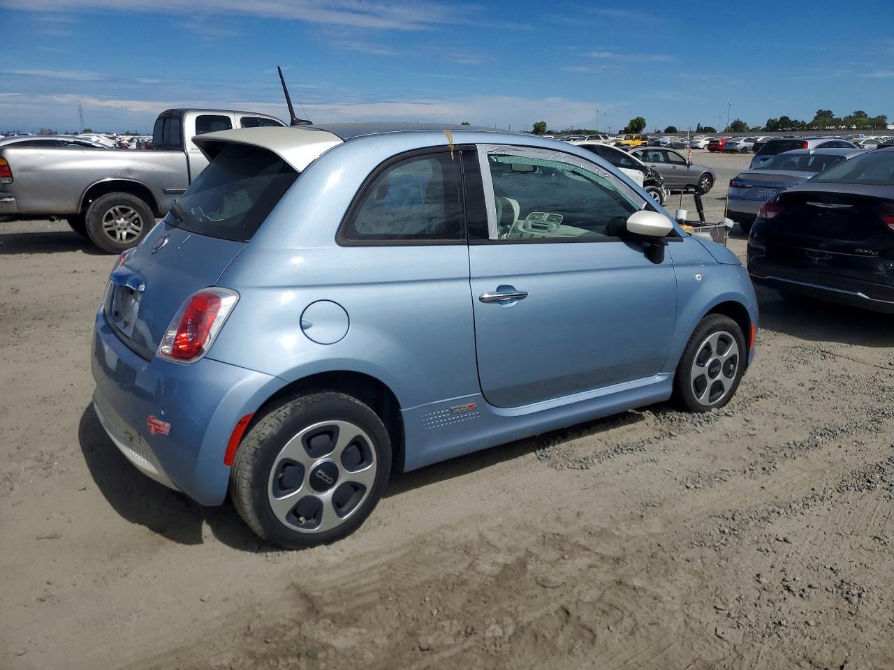 2015 Fiat 500 Electric - Image 3