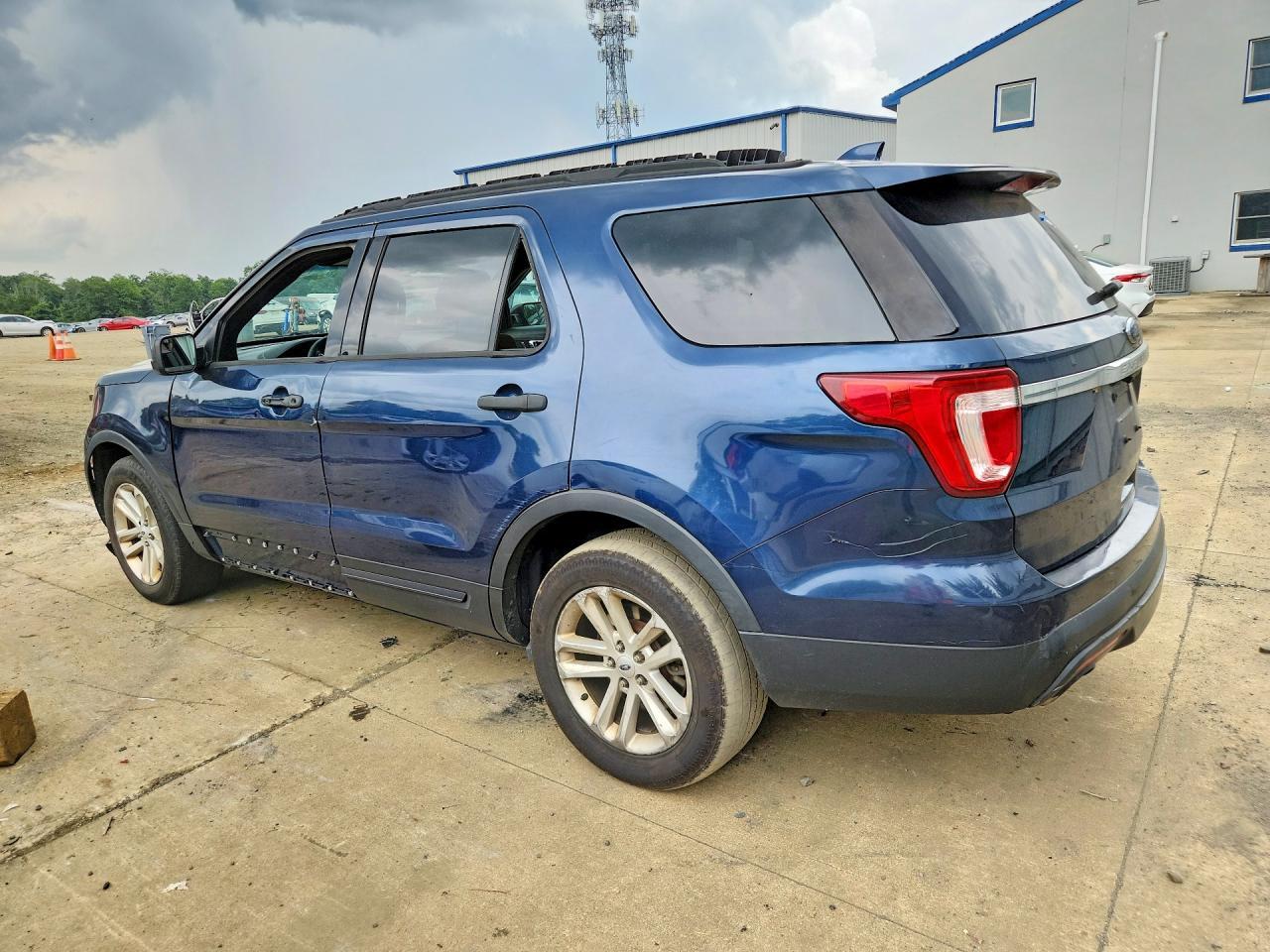 2017 Ford Explorer - Фото 2