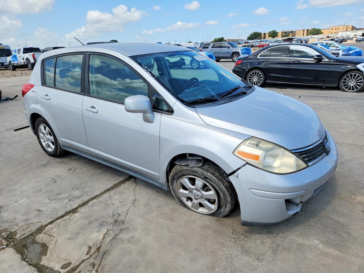2009 Nissan Versa S/Sl - Фото 4
